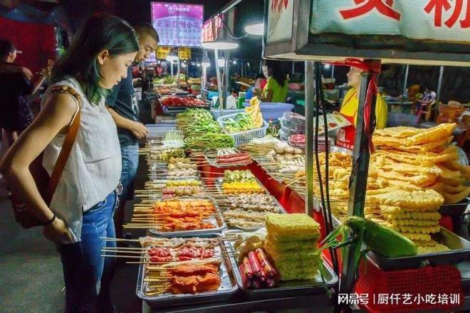 想开路边摊小吃店？路边摊小吃哪里学最专业？纯技术配方教学！