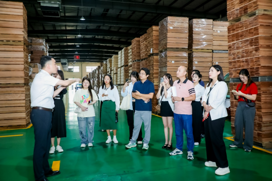 2024世界地板大会召开久盛地板荣膺七大殊荣(图9)