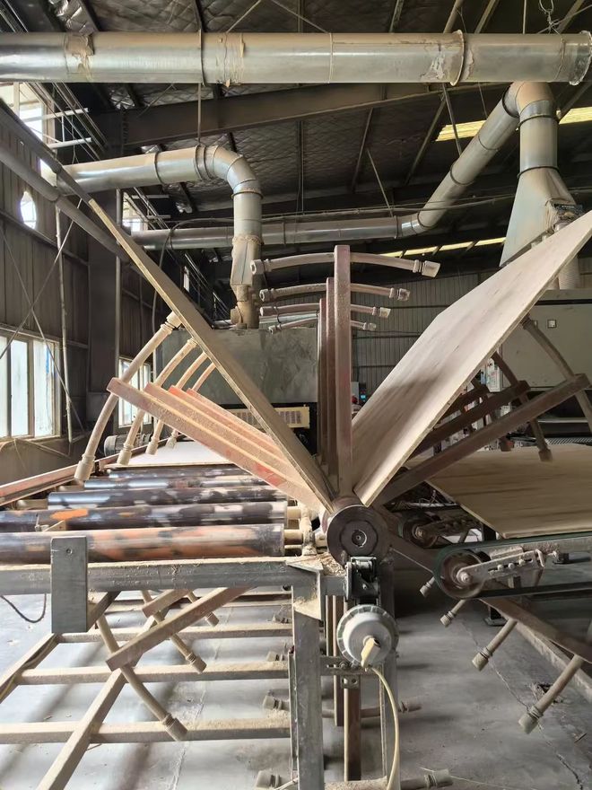 睦居鹿板材：品质生活从定制衣柜开始(图2)