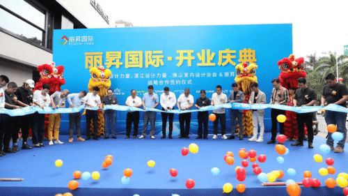 旗舰店社区体验店齐齐火热开业！圣堡罗成2024门窗加盟热门(图3)