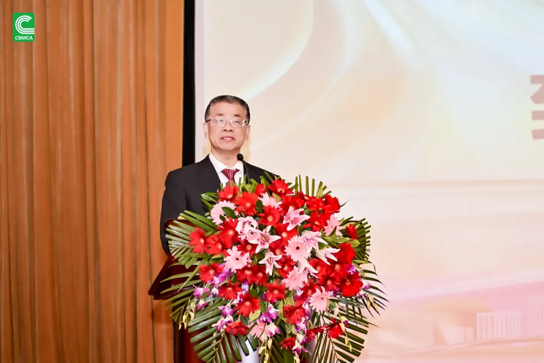 响应国策载誉前行！金牌卫浴荣获2024第33届全国建材与家居行业年会两大荣誉(图3)