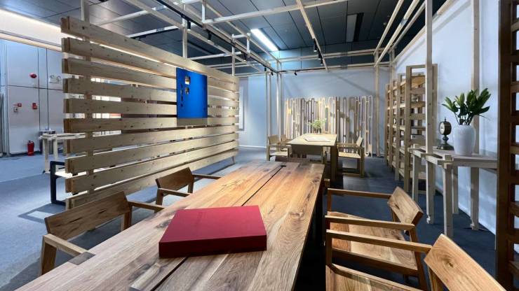 哲木高端定制携手方振鹏亮相2024广州设计周展现创新无榫卯家具(图2)