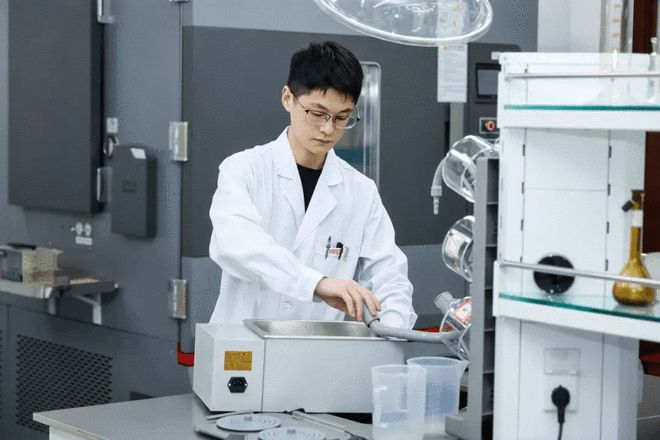 大王椰实木生态板通过HENF级采暖标准认证引领家居环保新高度(图4)