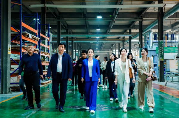 看环球传媒网关注实况微信(图3)