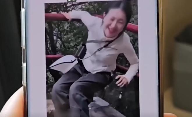 必赢为证明中国人胆小英国博主挑战攀登华山栈道结果惨遭打脸(图2)